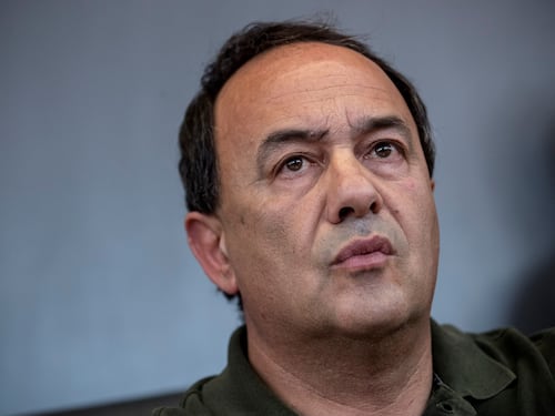I vip di sinistra mettono mano al portafoglio per Mimmo Lucano