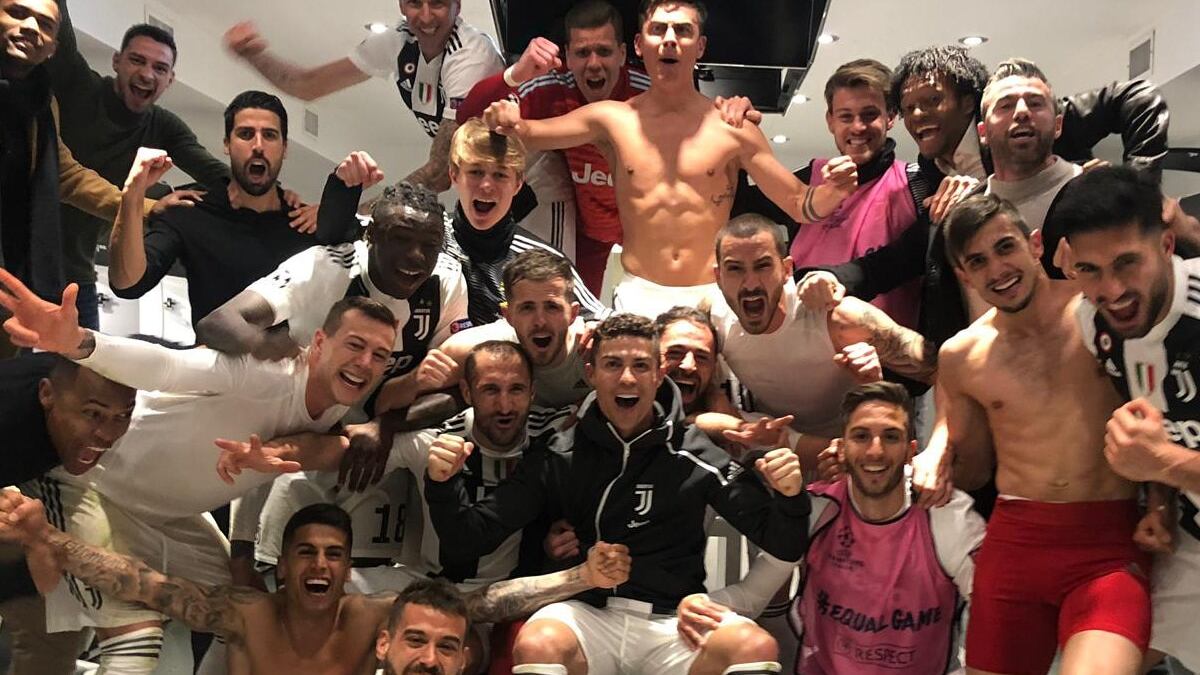 Juventus, dopo l'impresa si scatena la festa social dei bianconeri