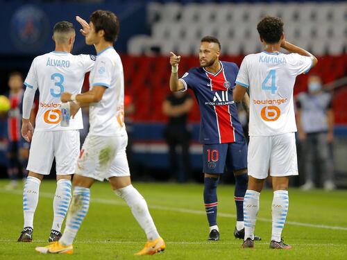 "Chiudi la bocca scimmia". E Neymar sferra un pugno a Gonzalez