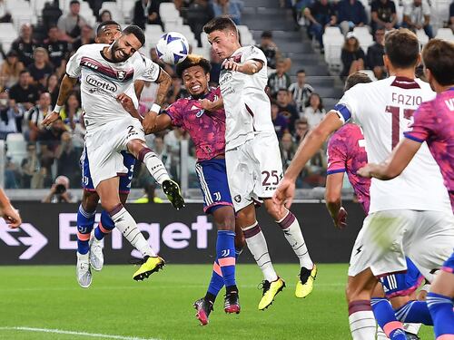 "Var senza immagini". Figuraccia degli arbitri che fanno lo scaricabarile
