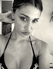 Belen Rodriguez: i sexy selfie su Instagram 9