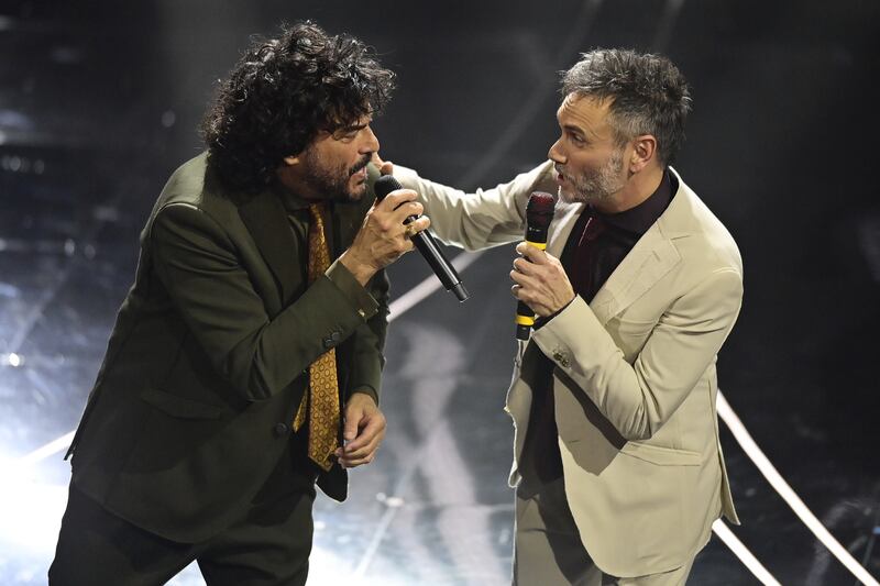Sanremo 2024: ecco il look della quarta serata del Festival di Nek e Renga 2