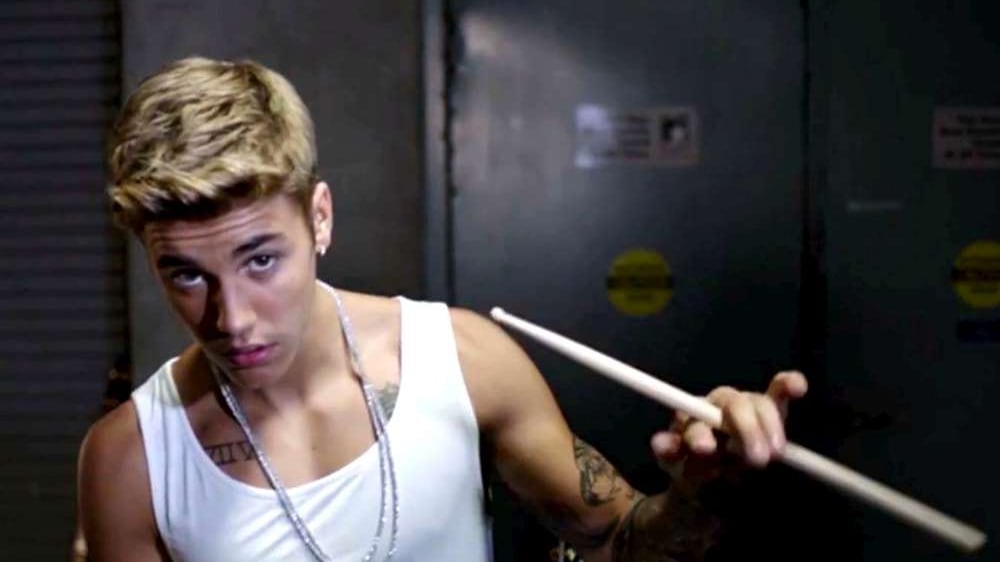 Justin Bieber dà (di nuovo) scandalo: ecco le foto hot con la fidanzata