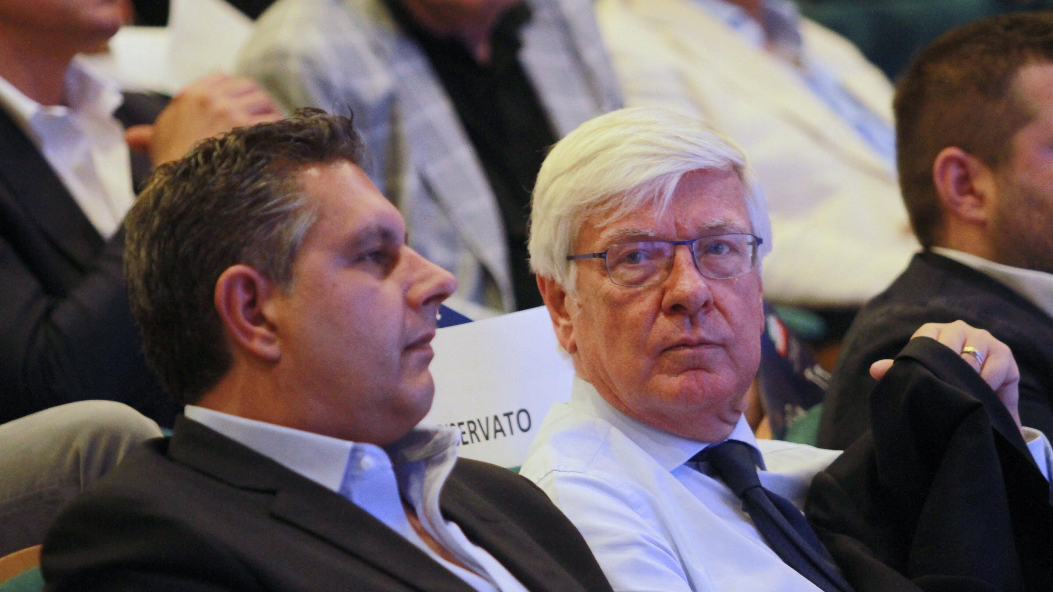 "Bisogna bombardare il quartier generale" Rivolta contro la frase choc del governatore