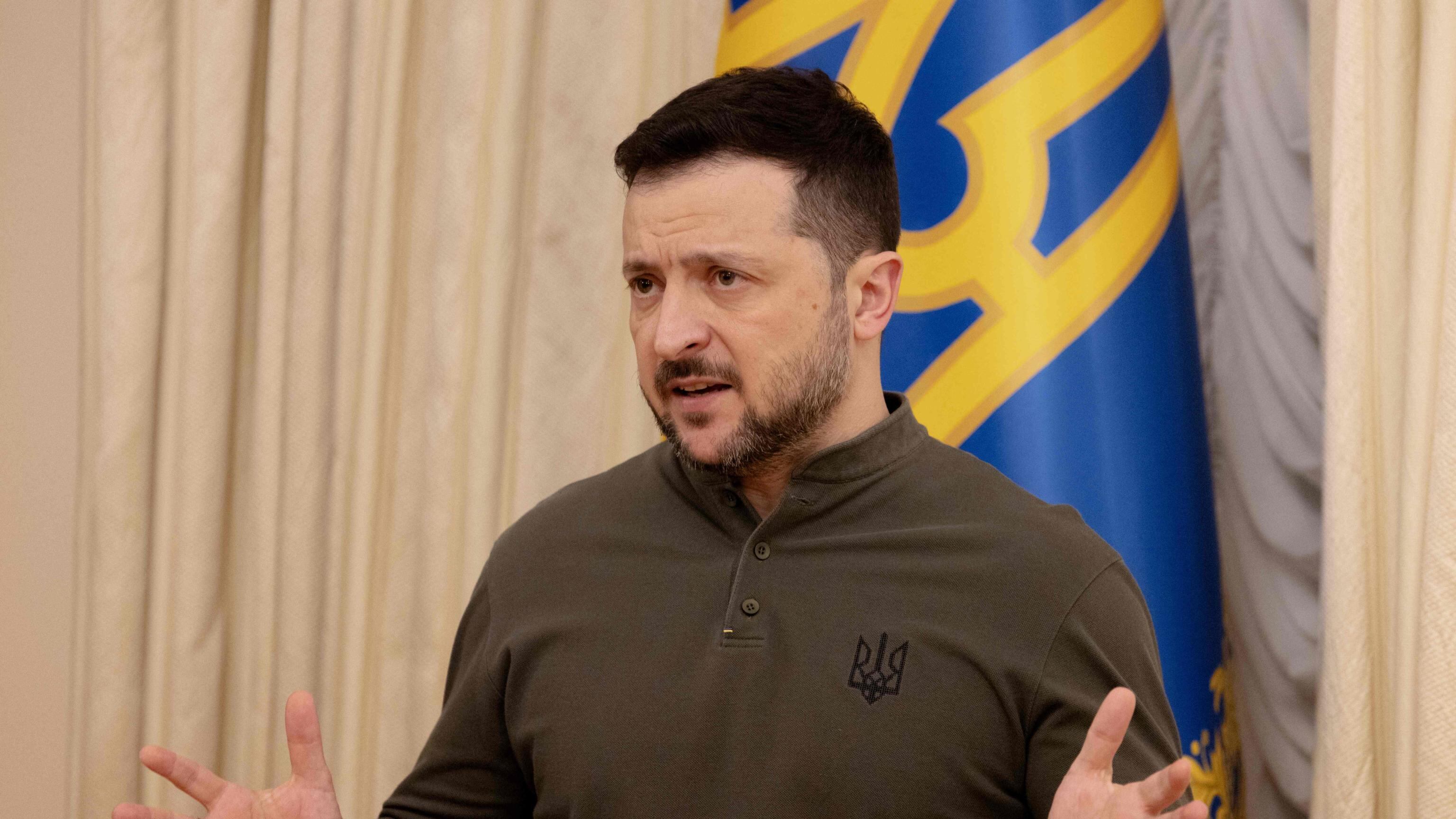 Zelensky: "Sì al negoziato". Putin vuole 4 regioni ucraine