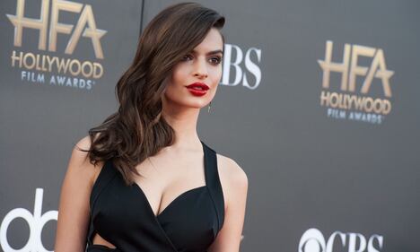 Emily Ratajkovski: lato b e topless ai tropici 7