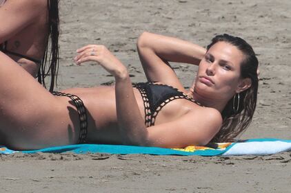 Dayane Mello hot, lato b da urlo in vacanza 31