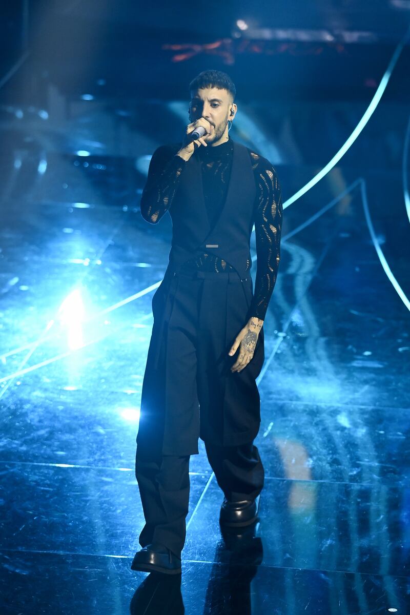 Sanremo 2024: ecco il look della seconda serata del Festival di Fred De Palma 3