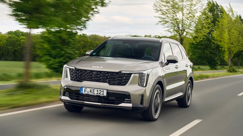 Kia Sorento PHEV 2025: guarda la gallery del nuovo SUV ibrido plug-in 16