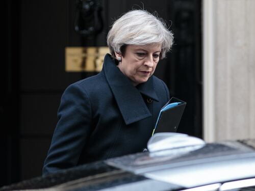 L'Ue presenta il conto alla May: più soldi per lasciare l'Europa