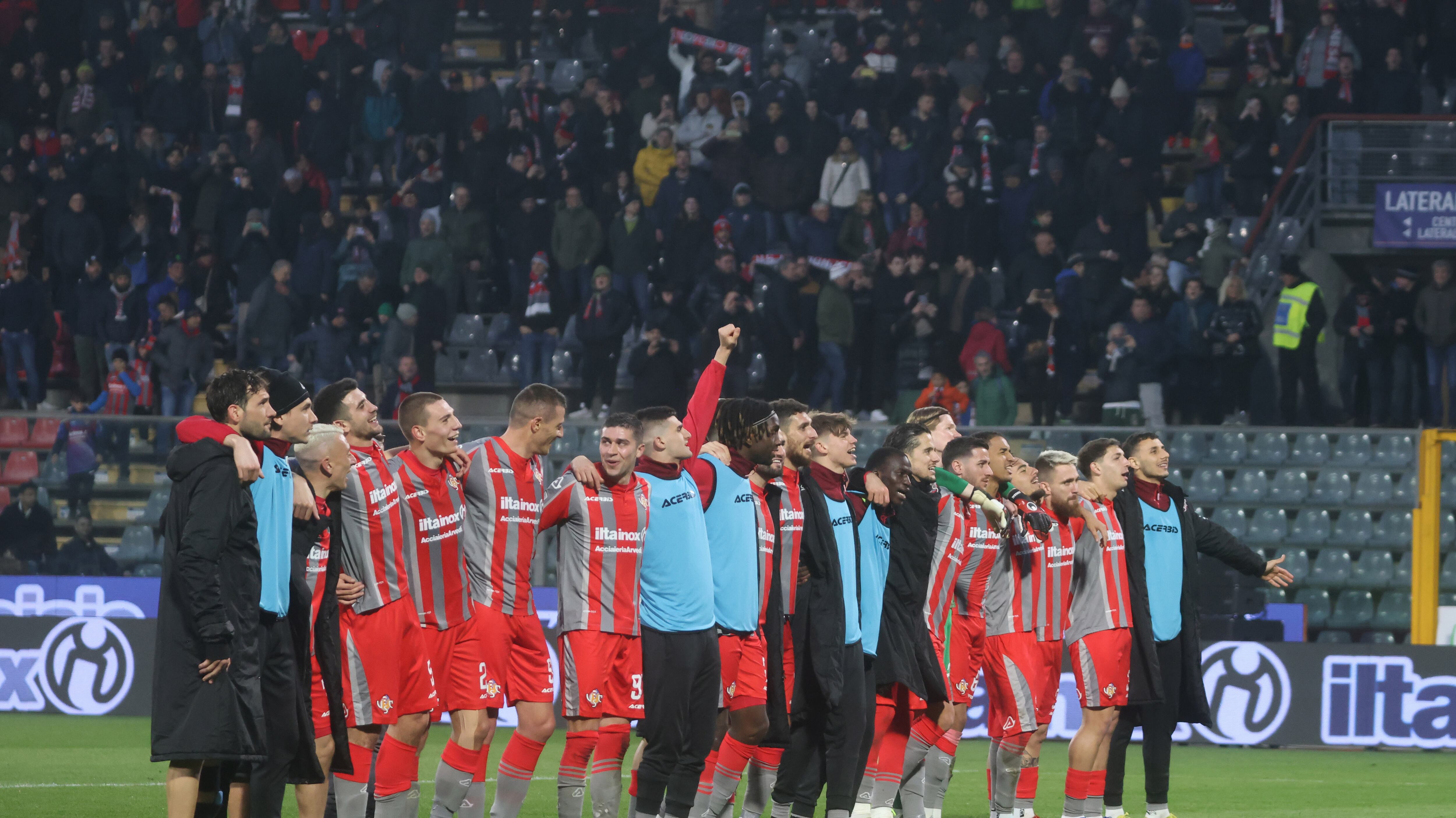 Serie B, il Parma continua a dettare il ritmo, la Cremo batte il Como e vola al secondo posto