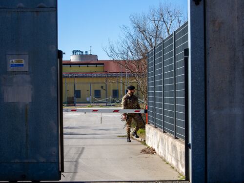 Via Corelli, la rabbia dei sindacati di polizia. "Male organizzato, difficile evitare rivolte"