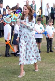 Kate Middleton, nuovo look a fiori: foto 8