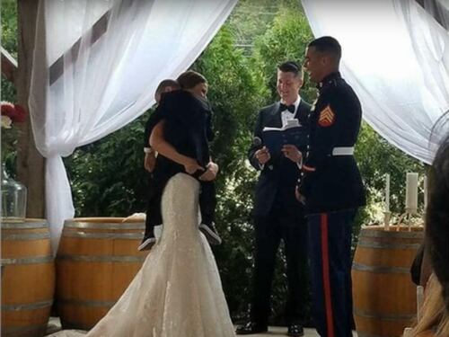 Usa, la sposa al figlio adottivo: "Non ti ho regalato la vita, ma la vita mi ha regalato te"