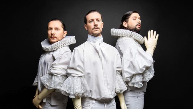 I Ministri, gli alternativi rock che dal vivo "pestano duro"