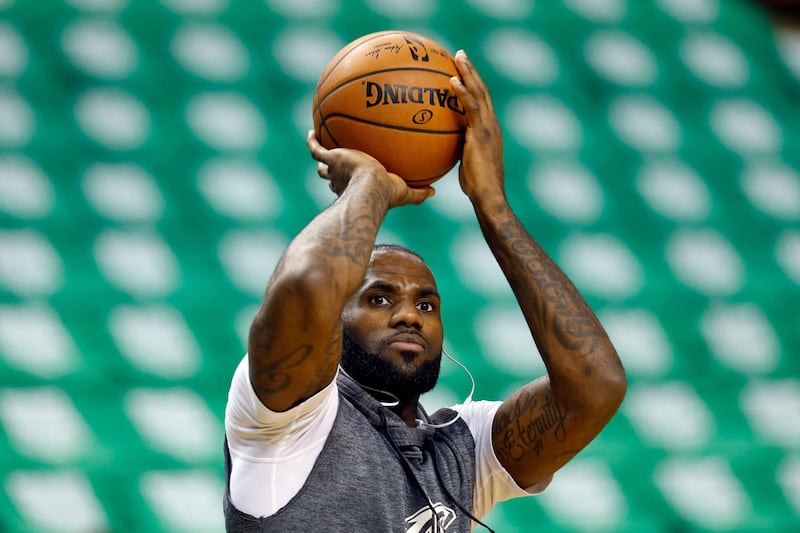 Nba, LeBron James sceglie Philadelphia: “Voglio vincere un altro titolo”