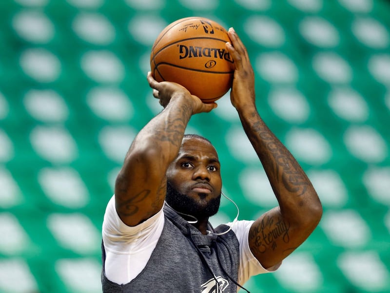 Nba, LeBron James sceglie Philadelphia: “Voglio vincere un altro titolo”