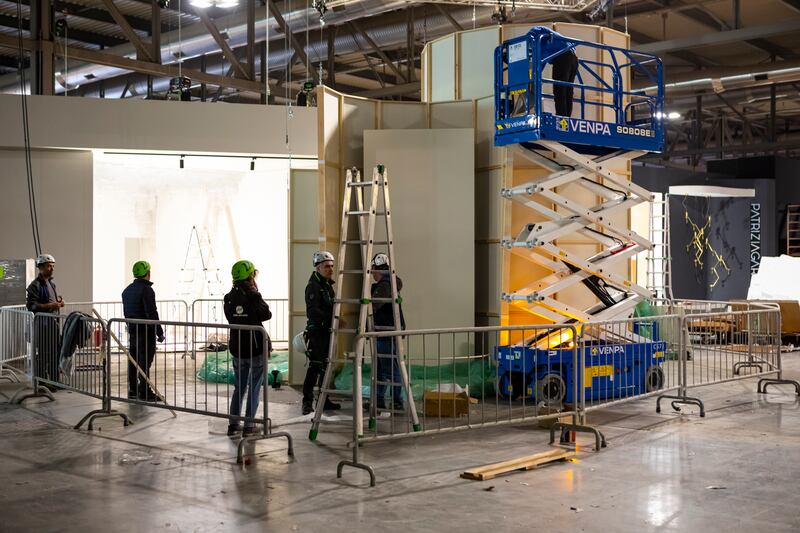 montaggio stand Salone del Mobile