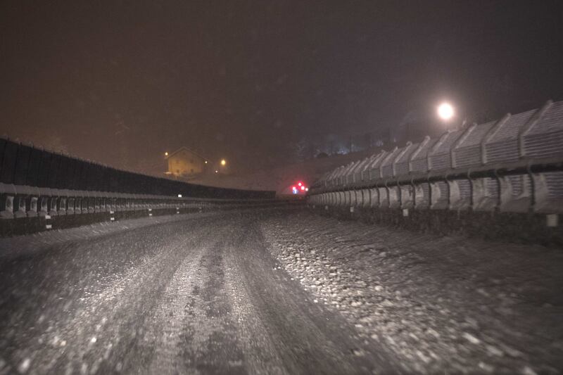Maltempo, neve e gelo al Nord: disagi sulle strade 3