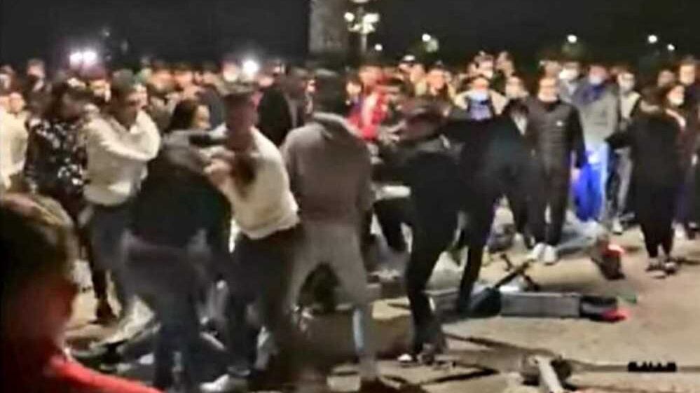 Rissa al Pincio, il tam tam sui social. "E sabato ce ne facciamo un'altra"