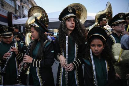 Rio, in attesa della torcia olimpica tra feste e proteste 4