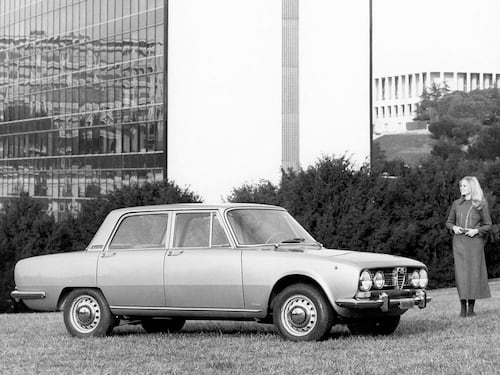 Alfa Romeo 1750 Berlina, guarda la gallery
