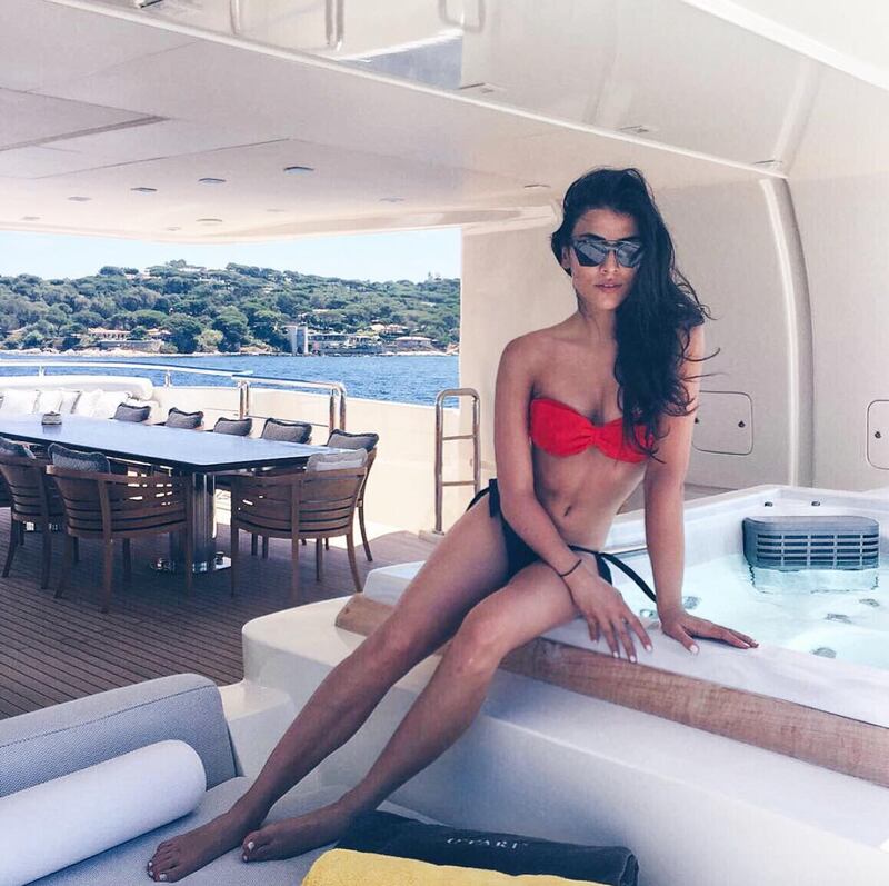 Giulia Salemi sexy tra pubblico e privato 9