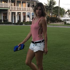 Elisabetta Canalis sexy, lato b al mare 3