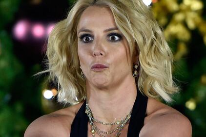 Britney Spears, sexy addominali su Twitter 24