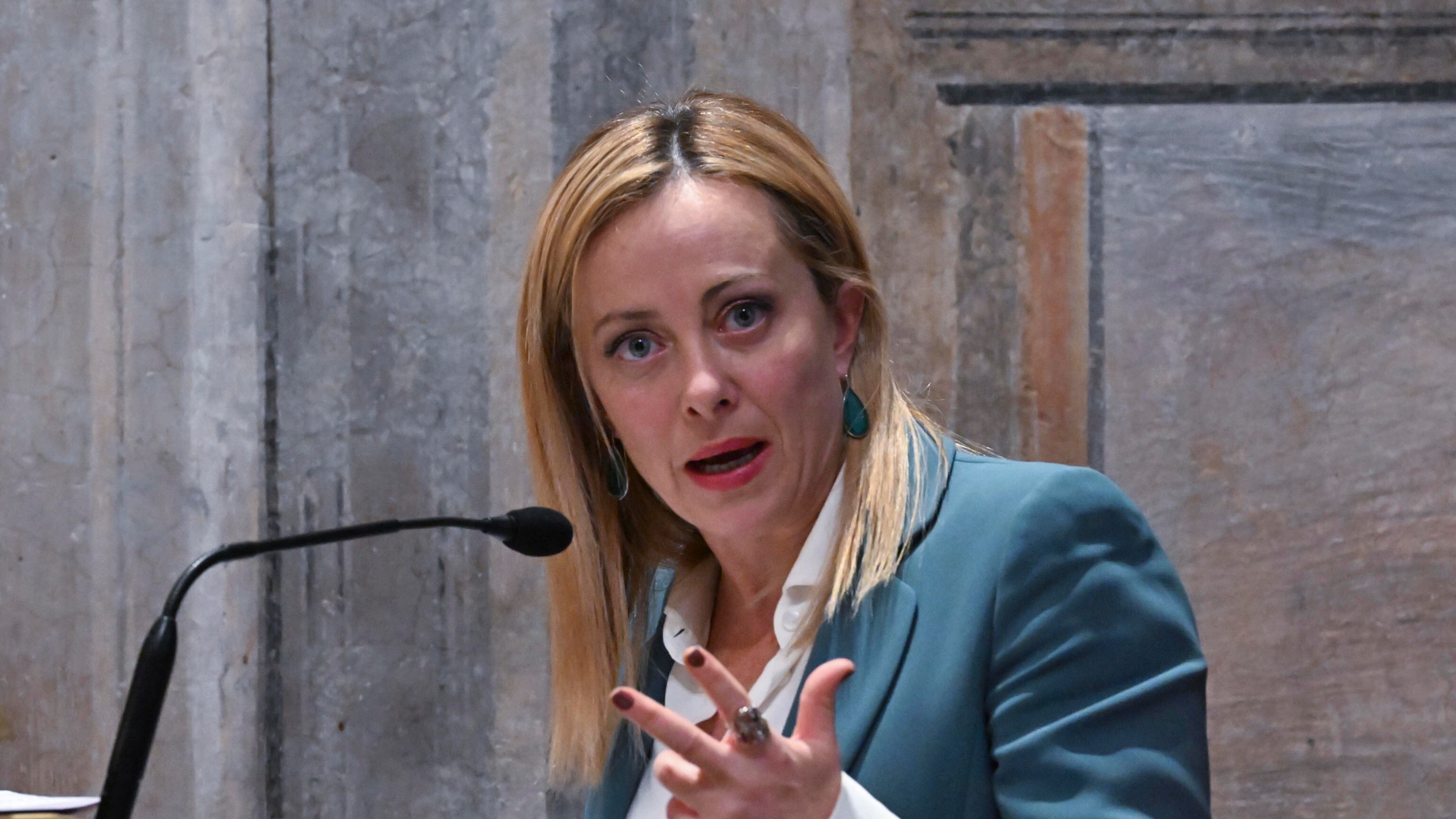 Meloni al Consiglio Ue: "Tema migranti da affrontare in modo strutturale"