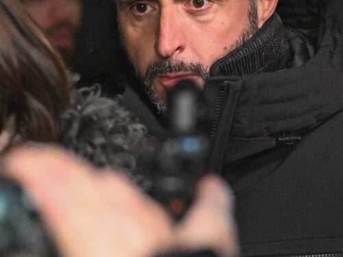 Jacques Moretti resta in carcere. Ma il tribunale potrebbe revocare la misura su cauzione