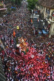 India, le celebrazioni del Ganesh Chaturthi festival 9