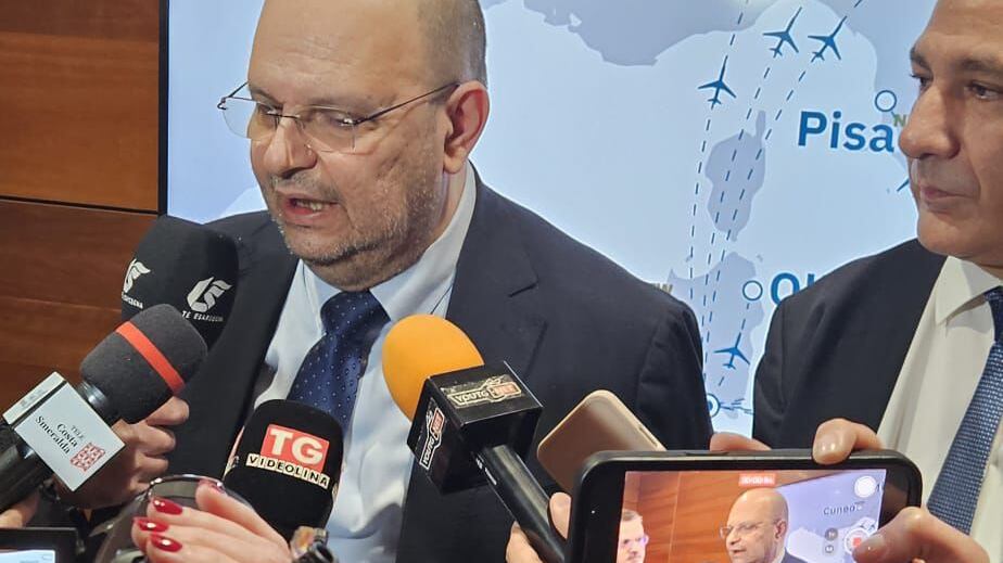 Emergenza carburante. Intrieri (ad Aeroitalia): "Chiediamo al governo l’attivazione urgente di un tavolo tecnico di confronto presso il MIT"
