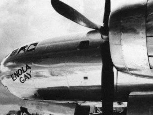 Il B-29 Enola Gay, il primo strike atomico e il giorno che cambiò la storia