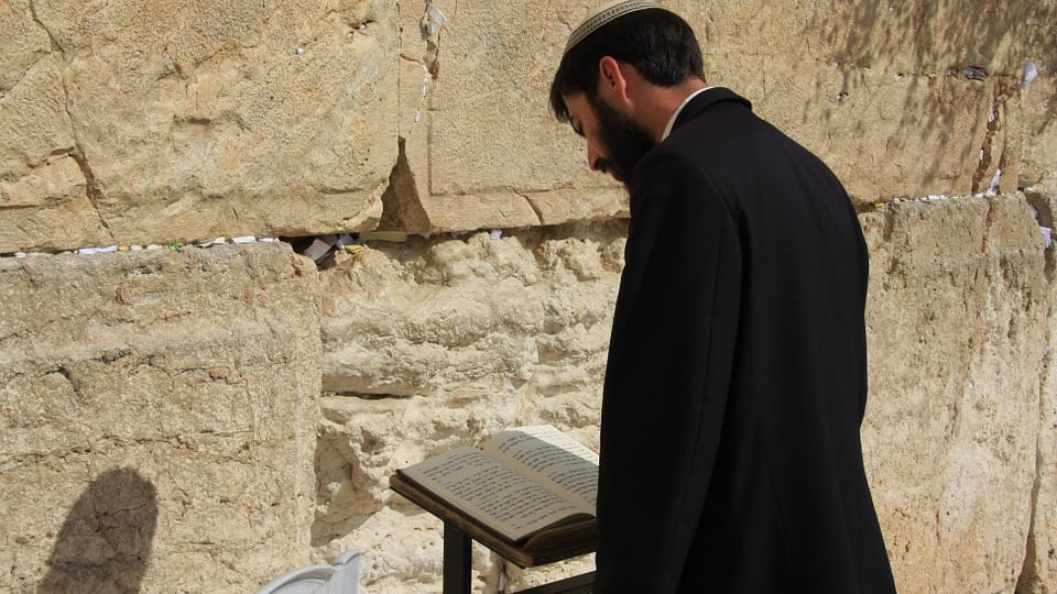 Germania, allarme antisemitismo: un tedesco su quattro ha "pensieri" contro gli ebrei