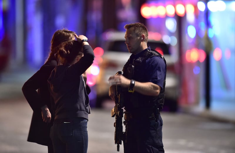 Londra, attacco sul London Bridge 6