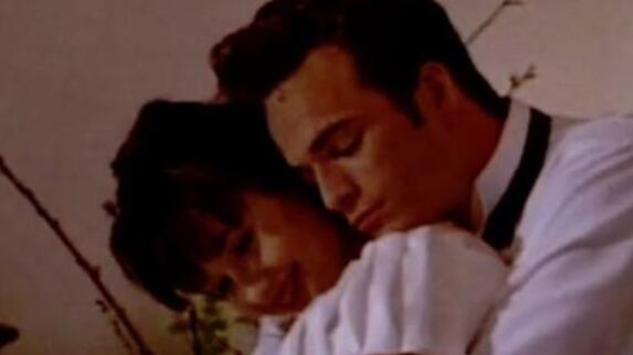 "Ti stringo forte". Il post di Shannen Doherty dopo l’ictus di Luke Perry