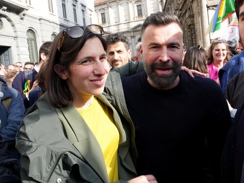 La priorità di Schlein: in Parlamento porta la legge per le coppie gay