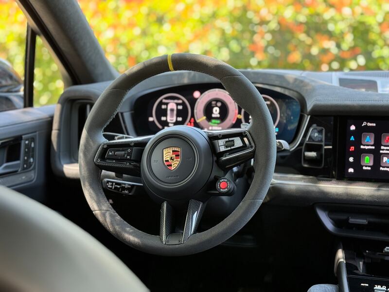 Porsche Cayenne Coupè GT: il video in pillole del super SUV ibrido da 740 CV 17