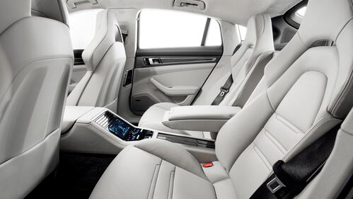 Le immagini della nuova Porsche Panamera 9