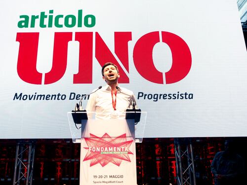 Speranza, il ministro dell'1% che vuole rinchiuderci in casa