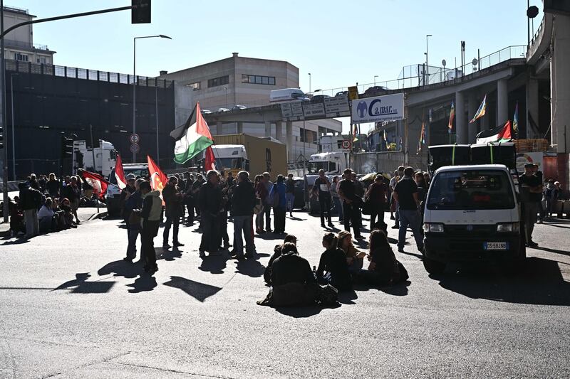 Protesta al porto di Genova: pro Pal bloccano tutto 3