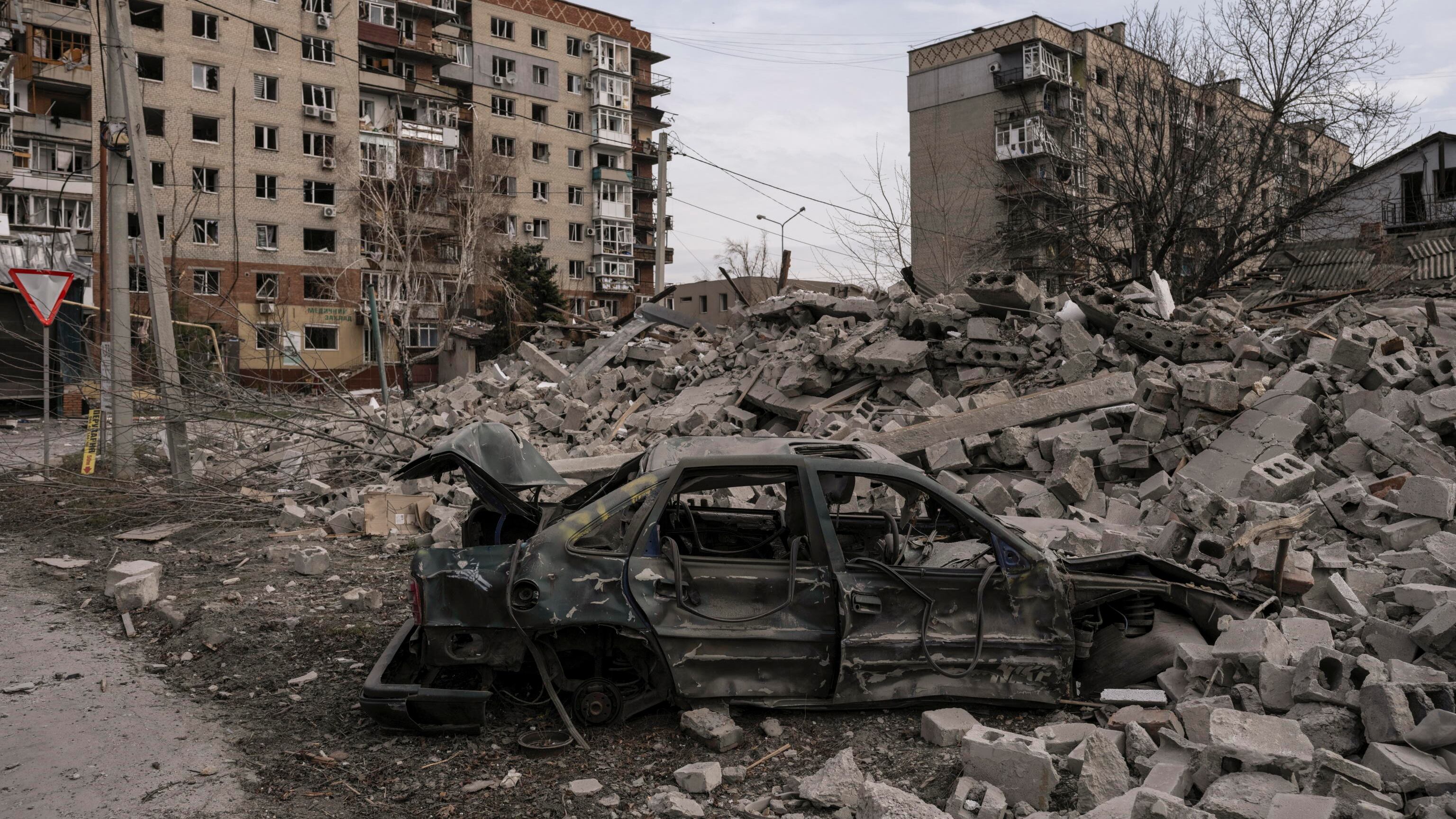 Mosca: "Conquistate Pokrovsk e Volchansk". L'ex capo dell'esercito ucraino: "Armi nucleari a Kiev alternativa a ingresso nella Nato"
