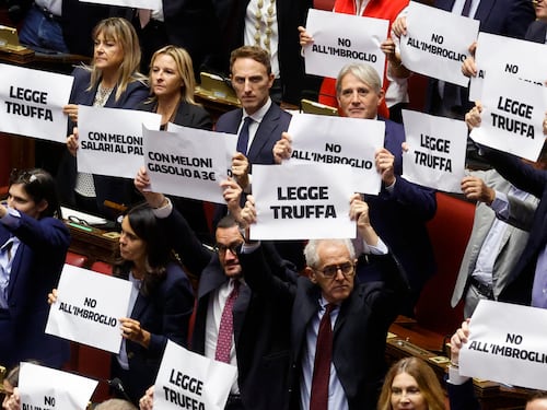 I destini in sospeso dei deputati. “Per tanti è l’estrema unzione”