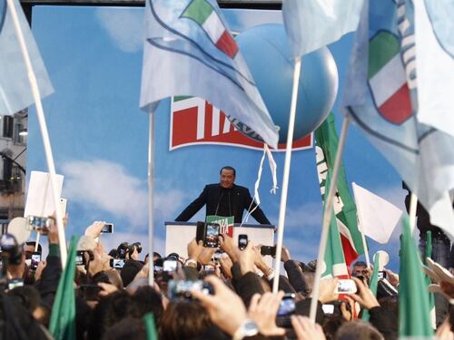 Berlusconi: "La democrazia a lutto"