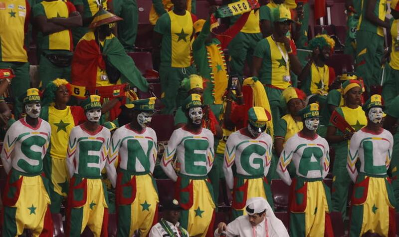 Tifosi del Senegal ad assistere dagli spalti alla vittoria contro l'Ecuador