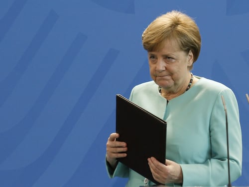 "Determinati a tutelare il clima". La Merkel guida la fronda a Trump
