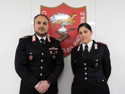 "Sei tu?": così i carabinieri (sposati) hanno fermato Chomiak