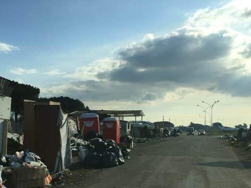Roghi tossici e sfruttamento: così vivono i rom sgomberati