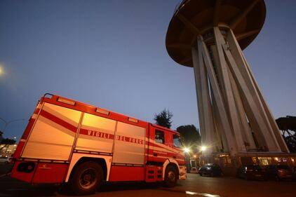 Eur, crolla a pezzi il "fungo" 4